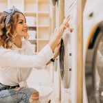 young-pretty-woman-laundrette_1303-19584
